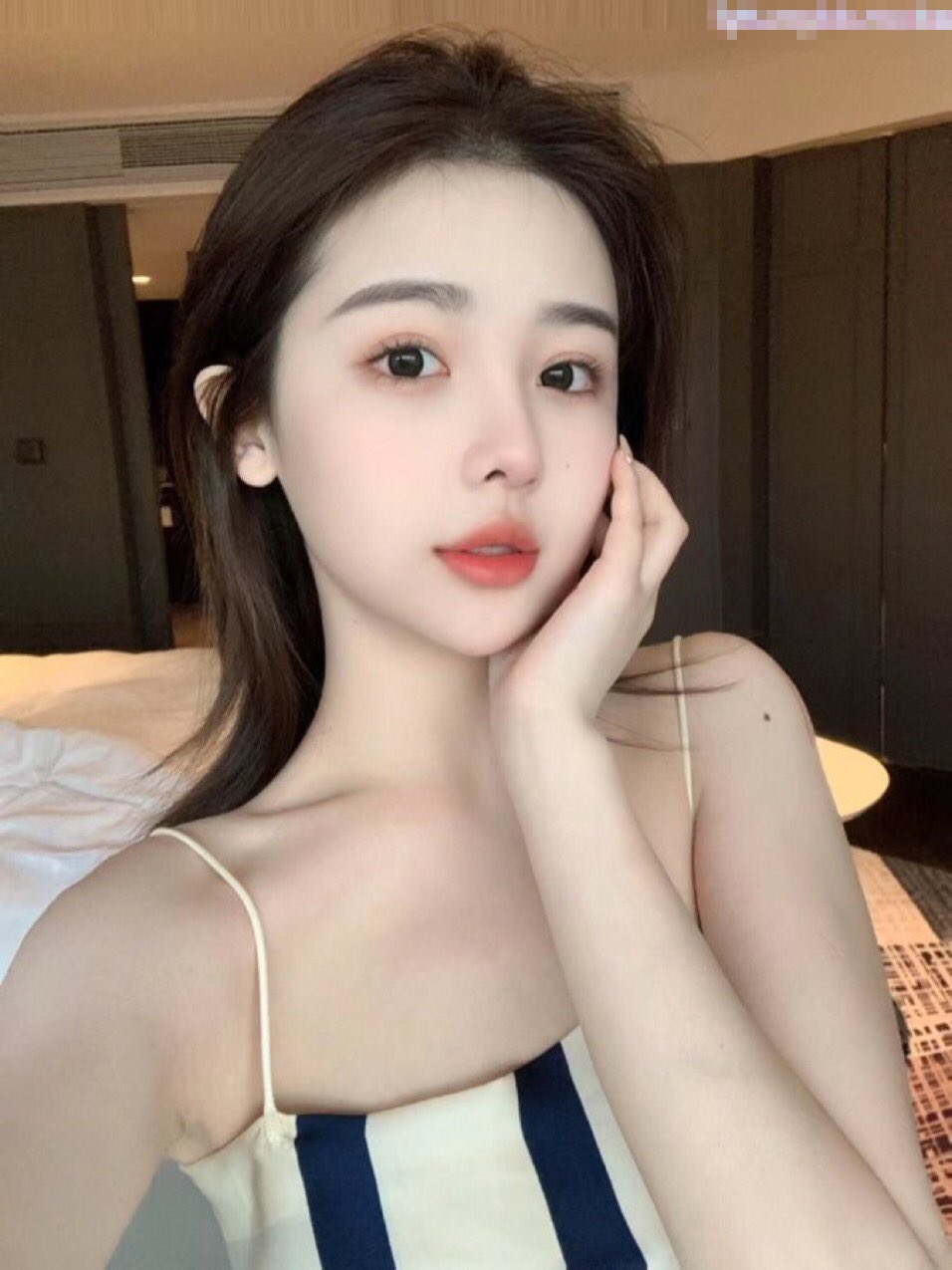 ✨闺蜜是个小骚母狗✨我的闺蜜骚不骚？现在的哥哥怎么都喜欢让我闺蜜当母狗呢？坏死了，不过我好喜欢！