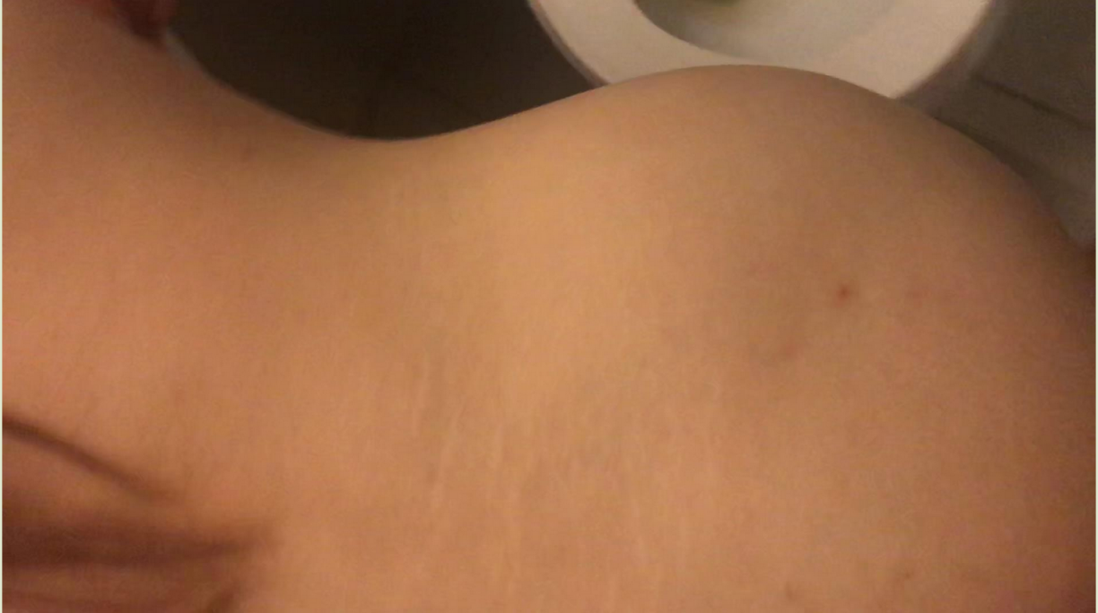 露脸·烟台情侣自拍流出，热恋期记录下美好瞬间，分手后视频全网疯传，全程对白真实，扣逼水声哗哗响