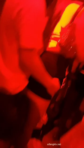 全网最新稀缺!砂舞舞厅内扣逼摸奶、打站桩 内裤都被扣出个破洞