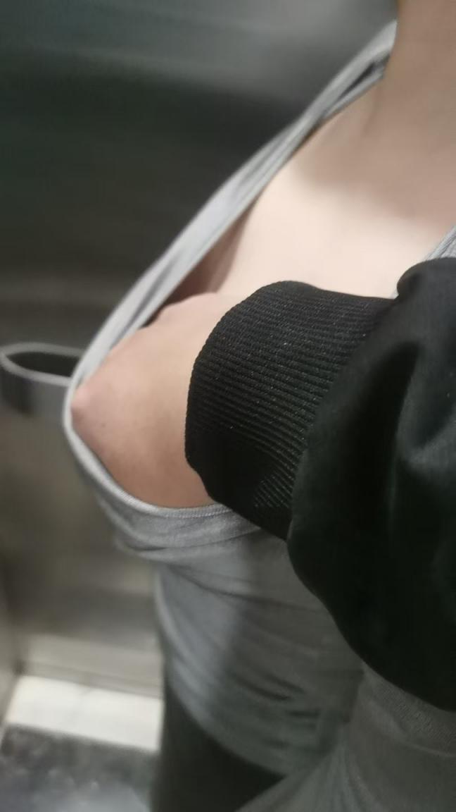 我变成了陈小露的泄欲工具，力不从心急需支援