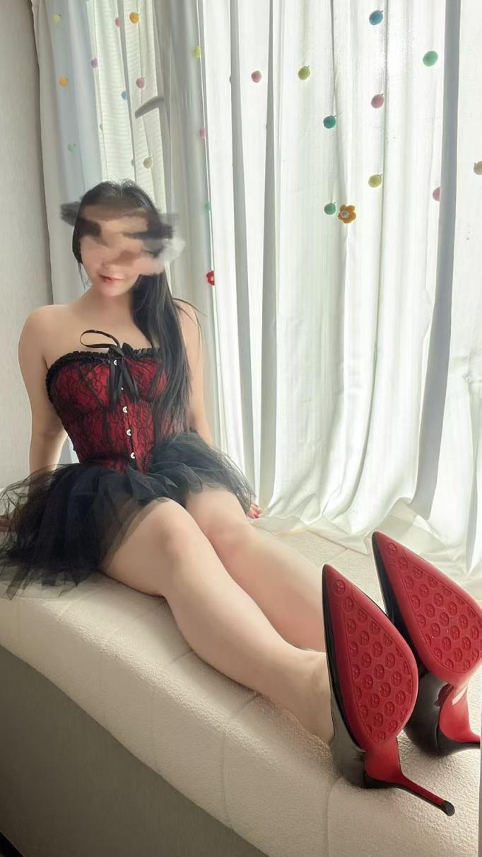 我变成了陈小露的泄欲工具，力不从心急需支援