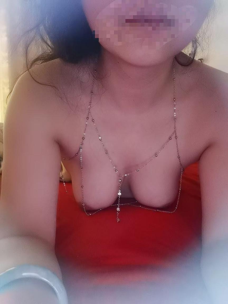 我变成了陈小露的泄欲工具，力不从心急需支援