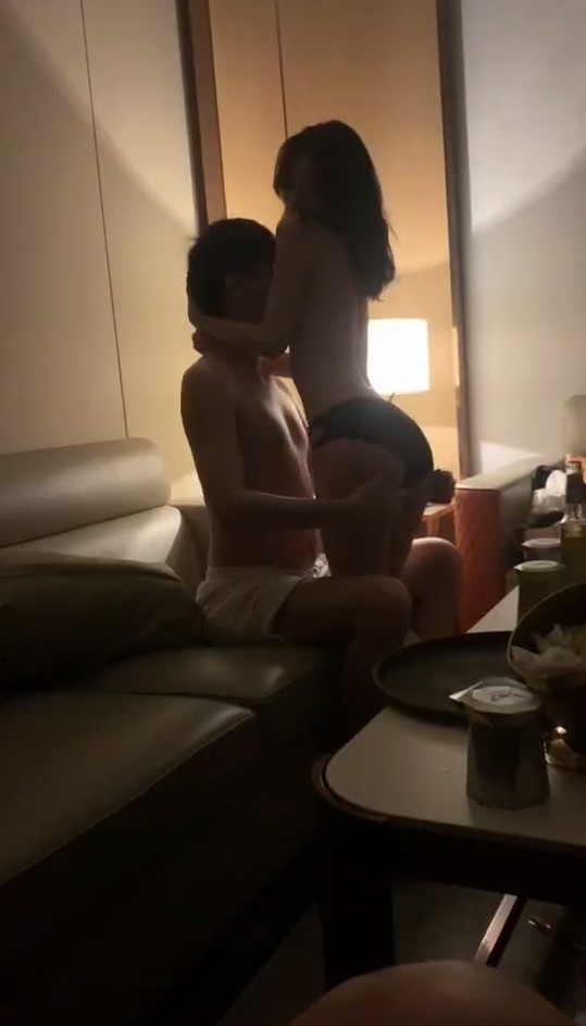 第一次解锁KTV包厢的靡靡之音