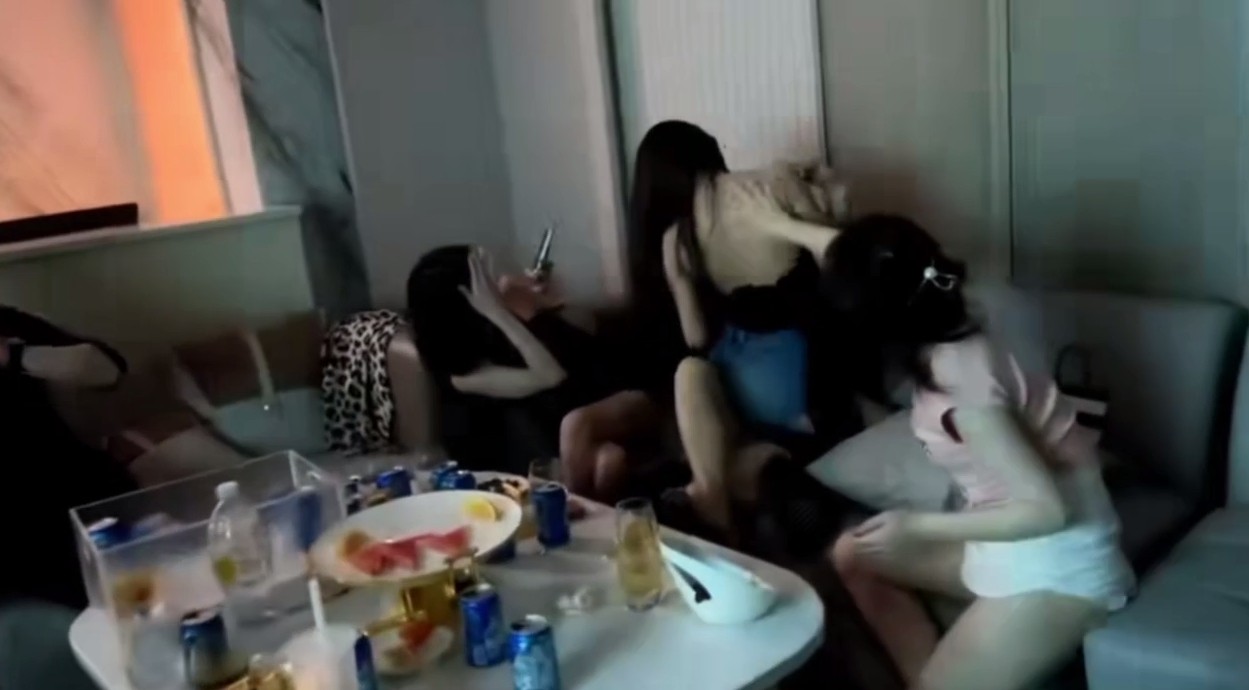 第一次解锁KTV包厢的靡靡之音