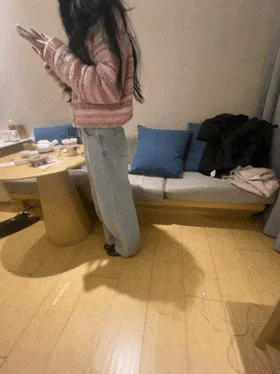 付费露脸福利，学生妹双飞，大嘴巴子皮鞭飞舞，无套内射！