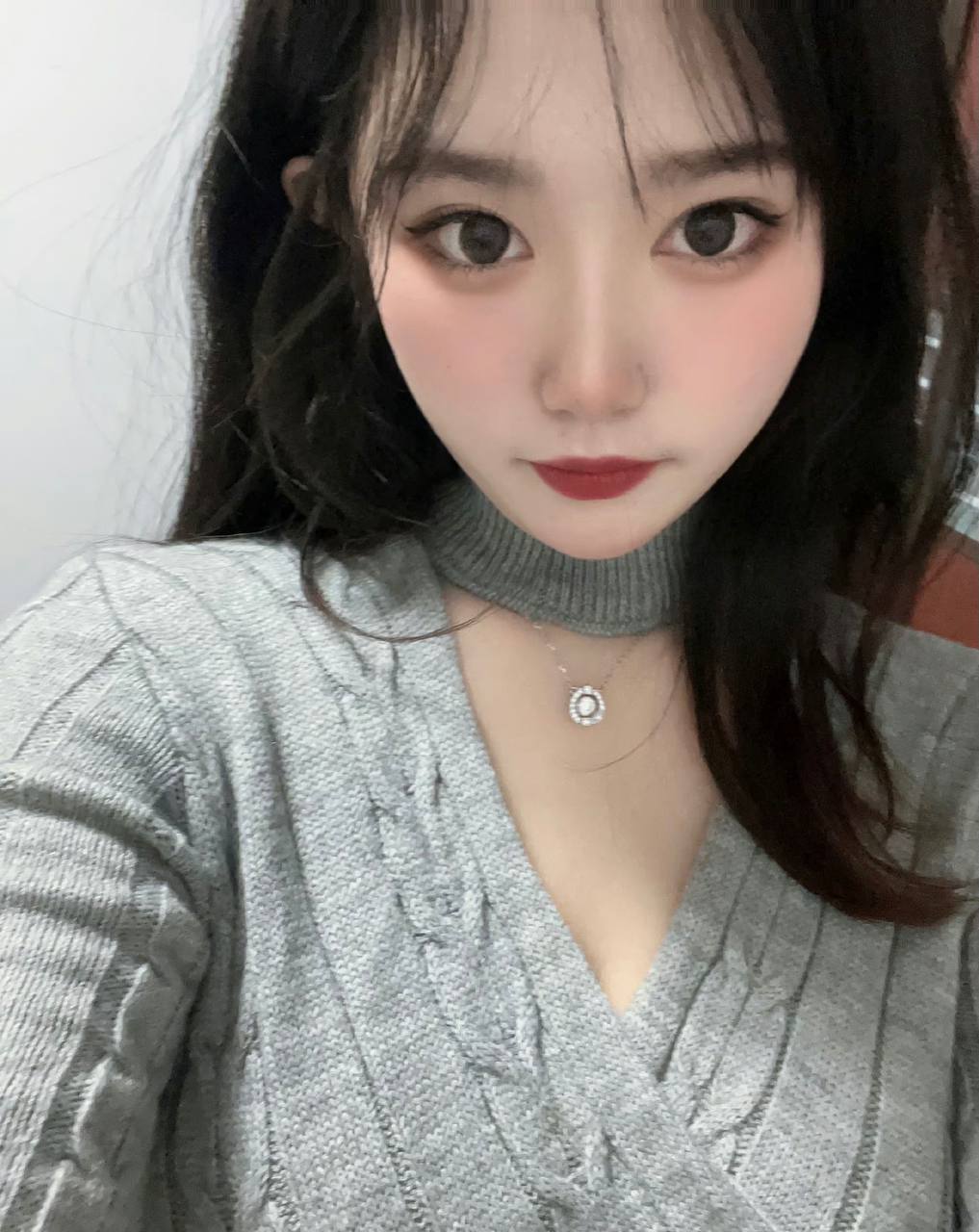 广东财经大学 校鸡公交车袁雨婷 下海卖批 明码标价一次900 包夜2500 童叟无欺还可以玩3P！