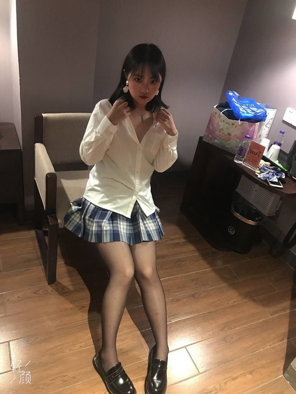 江苏省港口集团管理员蒋钊颖 长相清纯的骚母狗为了评优 主动献身领导充当领导的性爱玩具！