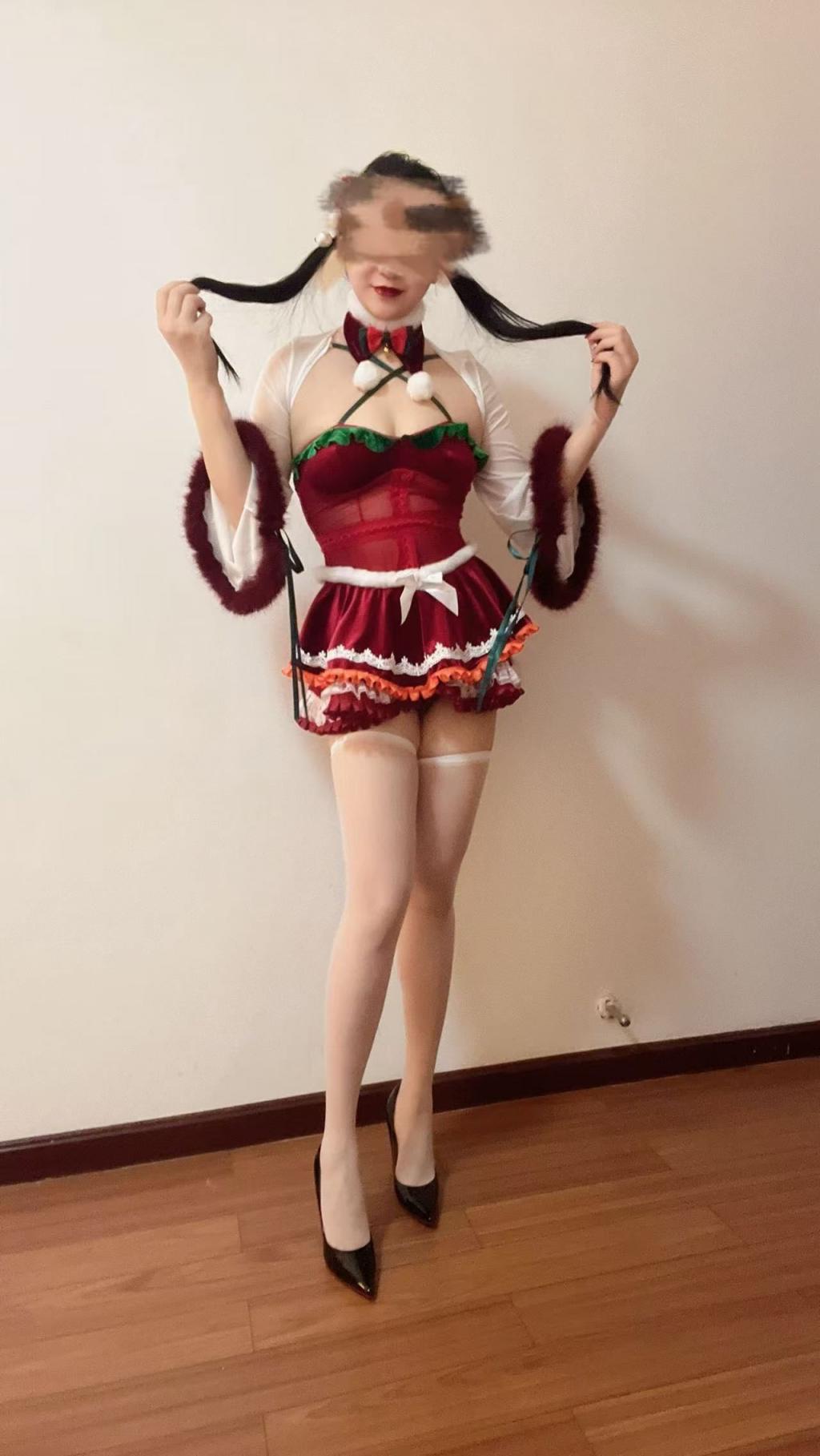 榨汁姬陈小露穿同城大哥送的圣诞情趣装祝大神们剩蛋快乐