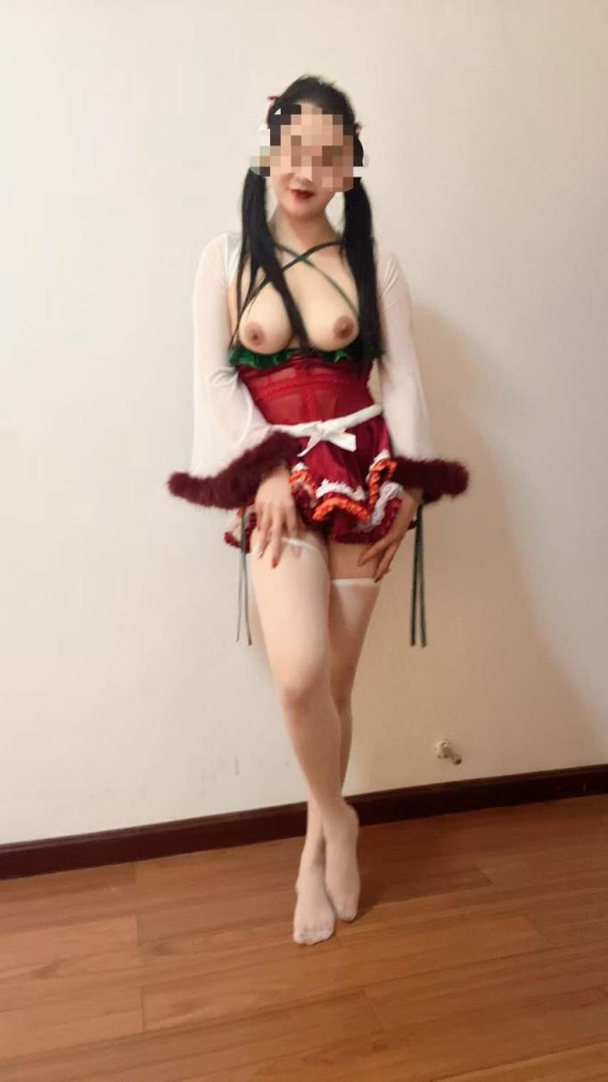 榨汁姬陈小露穿同城大哥送的圣诞情趣装祝大神们剩蛋快乐
