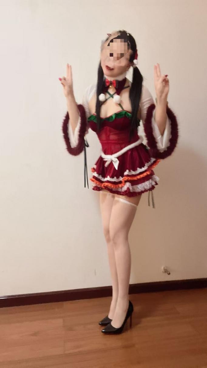 榨汁姬陈小露穿同城大哥送的圣诞情趣装祝大神们剩蛋快乐