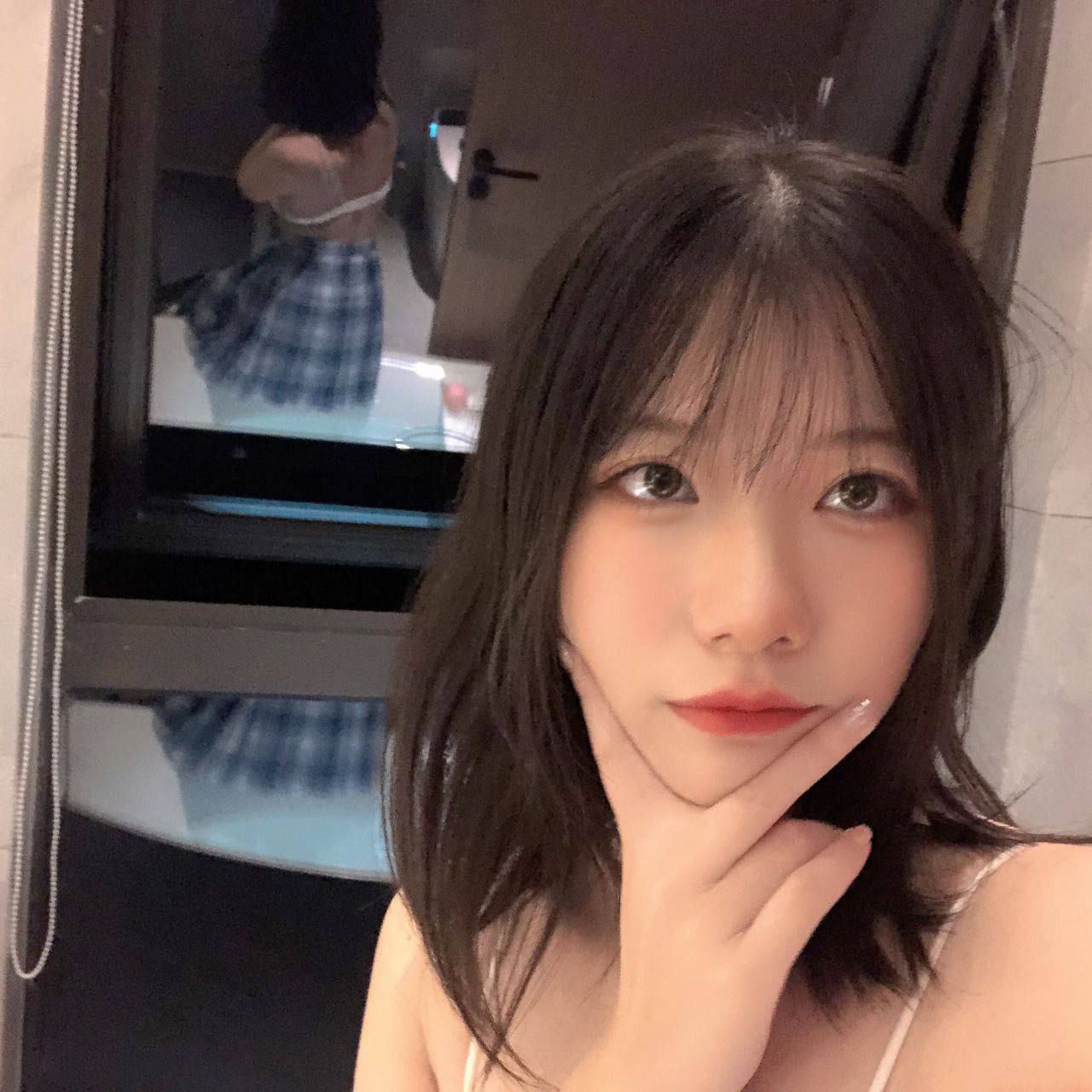 青春反差武汉厂妹，最让我意难平的，这么清纯的妹子被长的狗一样的男的给撅了屁股