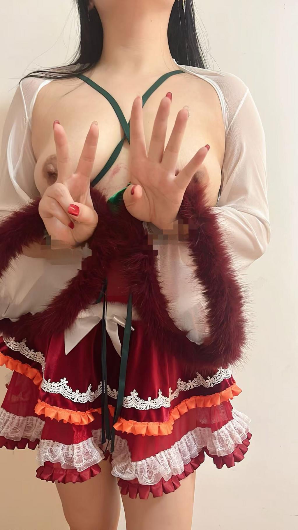 榨汁姬陈小露穿同城大哥送的圣诞情趣装祝大神们剩蛋快乐