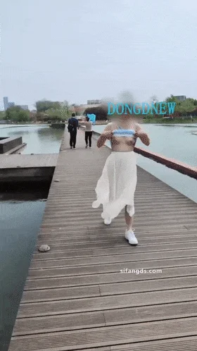 跟单男前后夹击骚老婆,不得不说,老婆是真的骚,还有户外露出