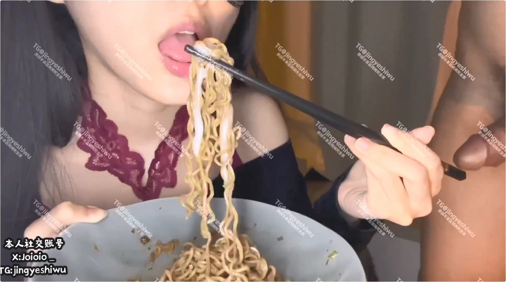 被爸爸狠狠的深喉 一想到我在学校还是某人的白月光 就好羞耻好兴奋是怎么回事 彻底成了爸爸的精液母狗了