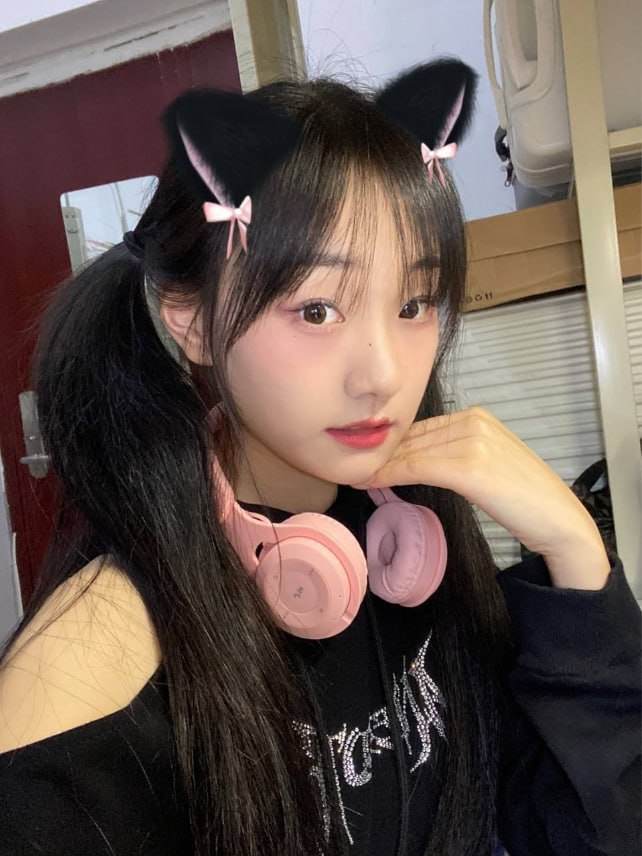 齐鲁医药学院的大三医学生张佳薇 极品清纯的高挑女孩 床上与生活中极度反差