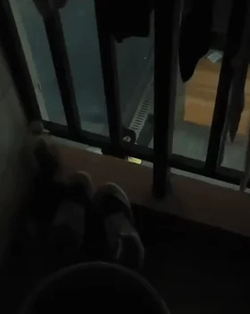 广西建设职业技术学院情侣校园野战女友蹲地口交❤️大学生真的是太会玩了！