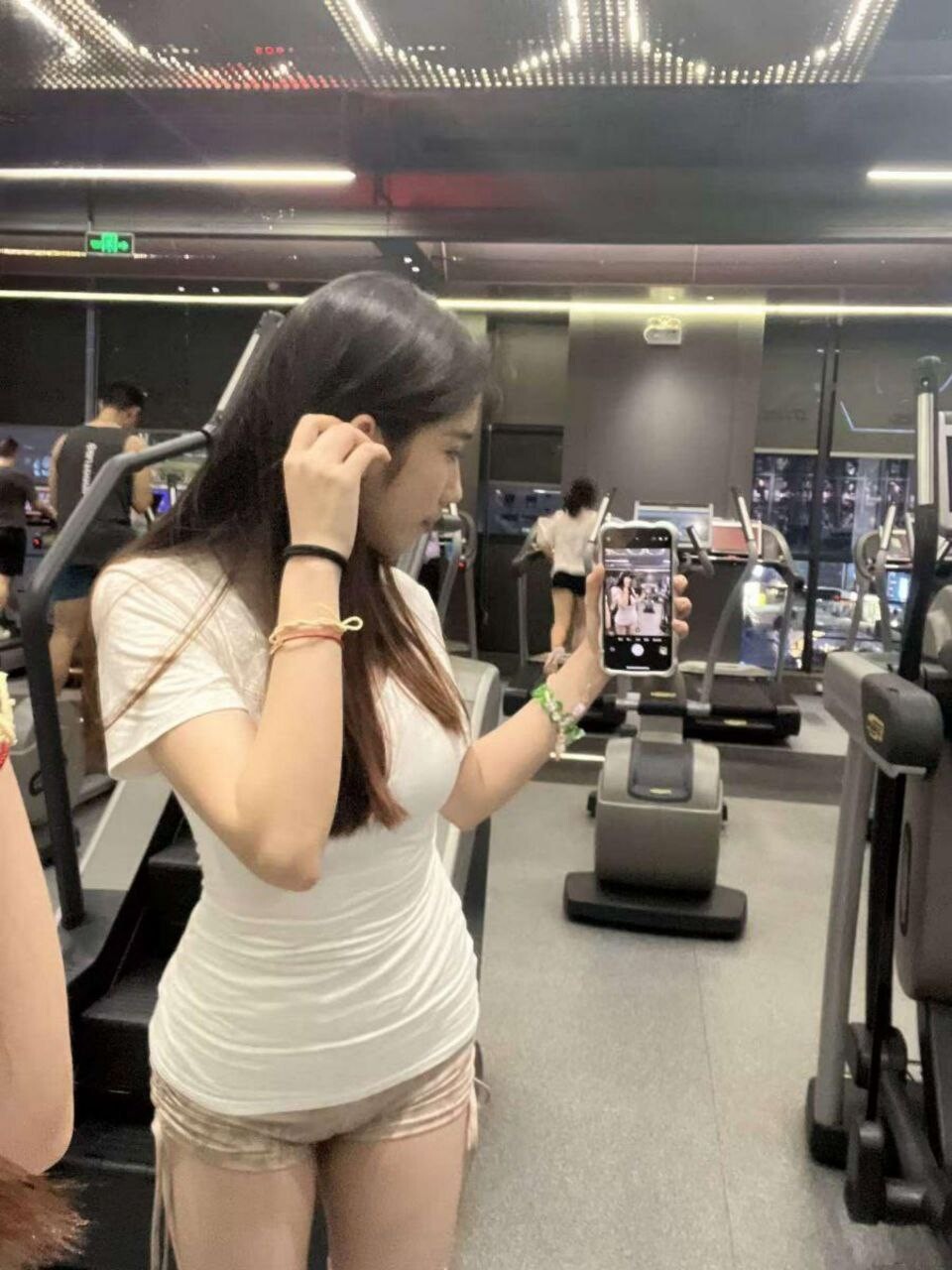 极品瑜伽女,被金主爸爸各种露脸性爱啪啪泄密流出。