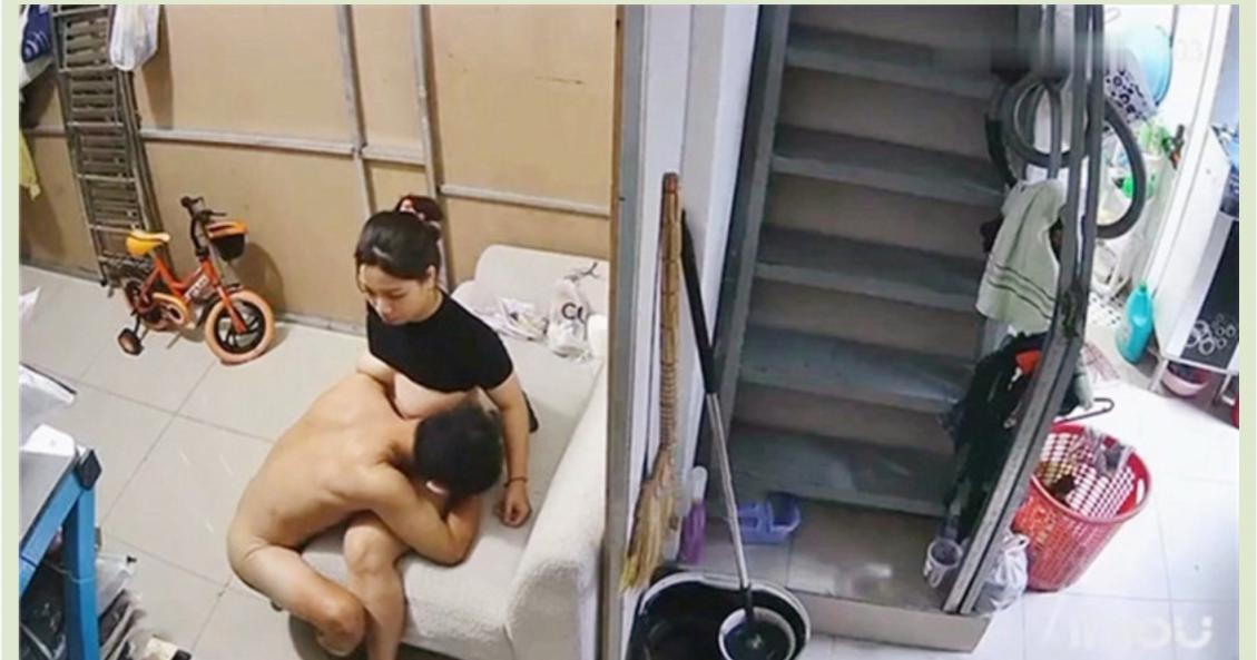 居家摄像头破解 中年夫妻趁着核子出去玩赶紧在沙发上来一炮