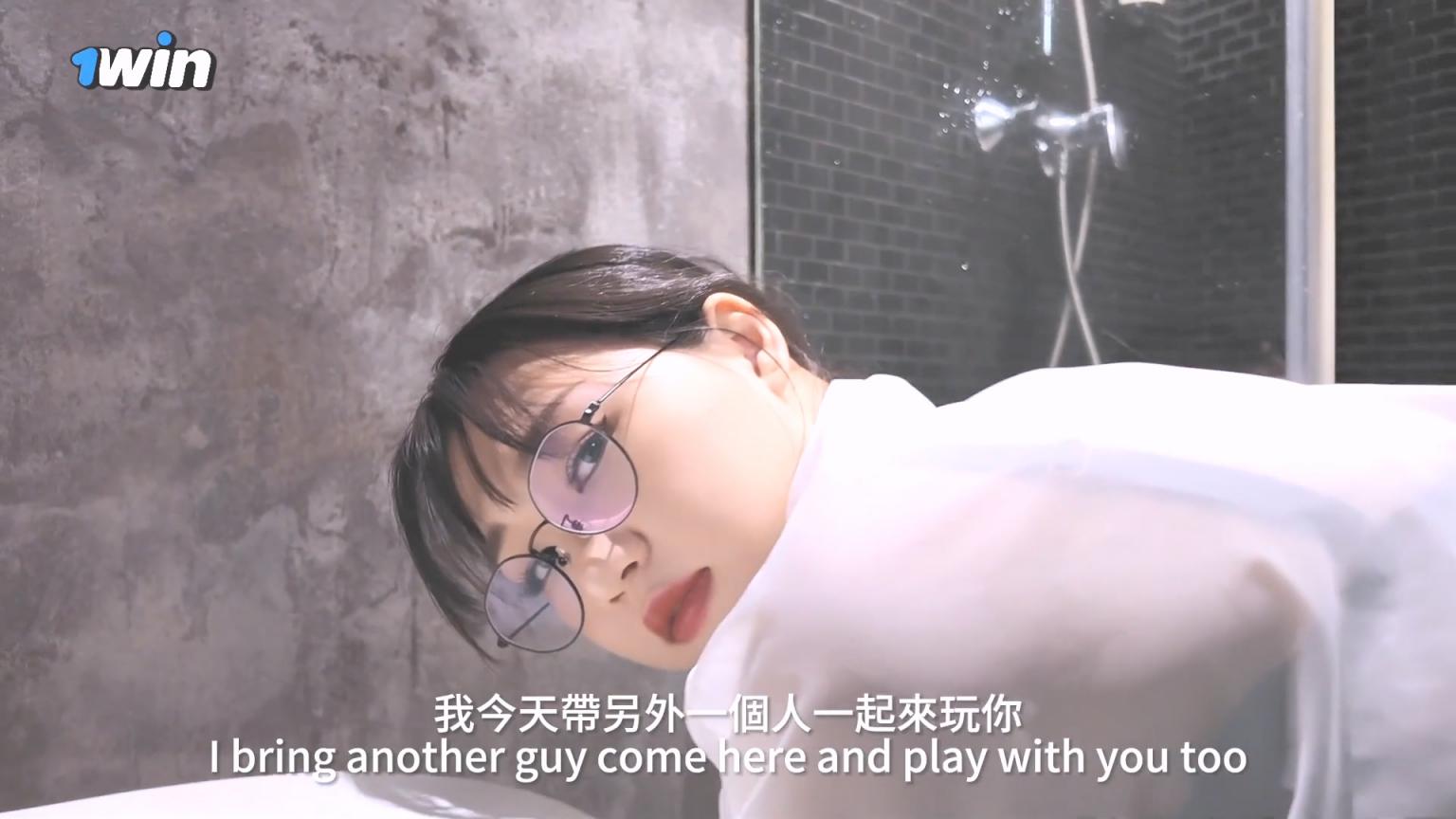 在公司洗手间里自慰 被洋老板发现 巨大肉屌操进娇嫩蜜穴！小巧身材要被操破了一样