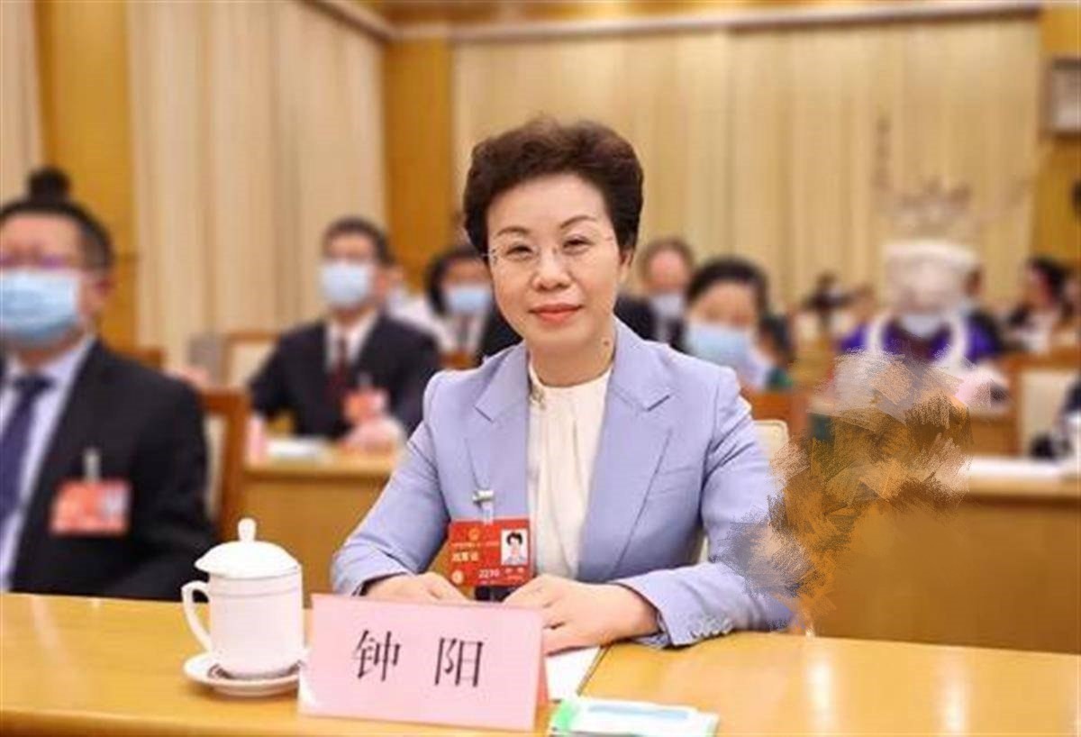 原贵州黔南州已下马女州长 钟阳 有58名固定男宠！和10个男人大战视频曝光 喜欢别人叫她妈妈！