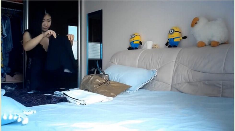 大奶丰满良家老公出差❤️连忙约到她家激战掰开双腿舔B