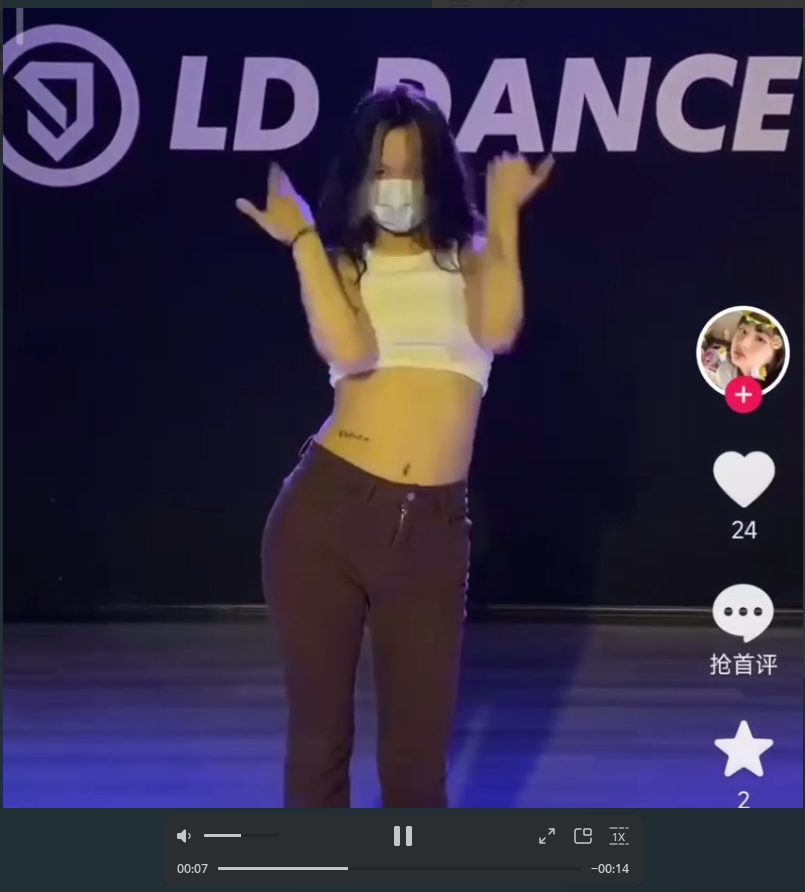 大二艺术系表妹身材一级棒  有幸目睹她诱人的身姿 坚挺的奶子 雪白的皮肤