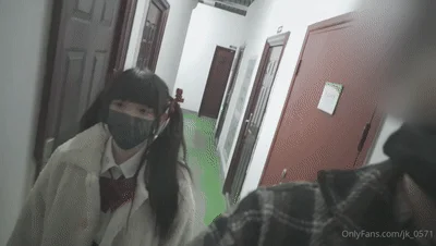 ❤️极品反差婊❤️双马尾萝莉被大神骗财骗色,上网哭诉却被网友扒出来大神分享的爱爱视频!