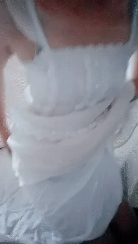 小表妹投靠表哥却被表哥下春药❤️意乱情迷间被禽兽表哥插入大鸡巴后超级主动骑马摇曳起来！