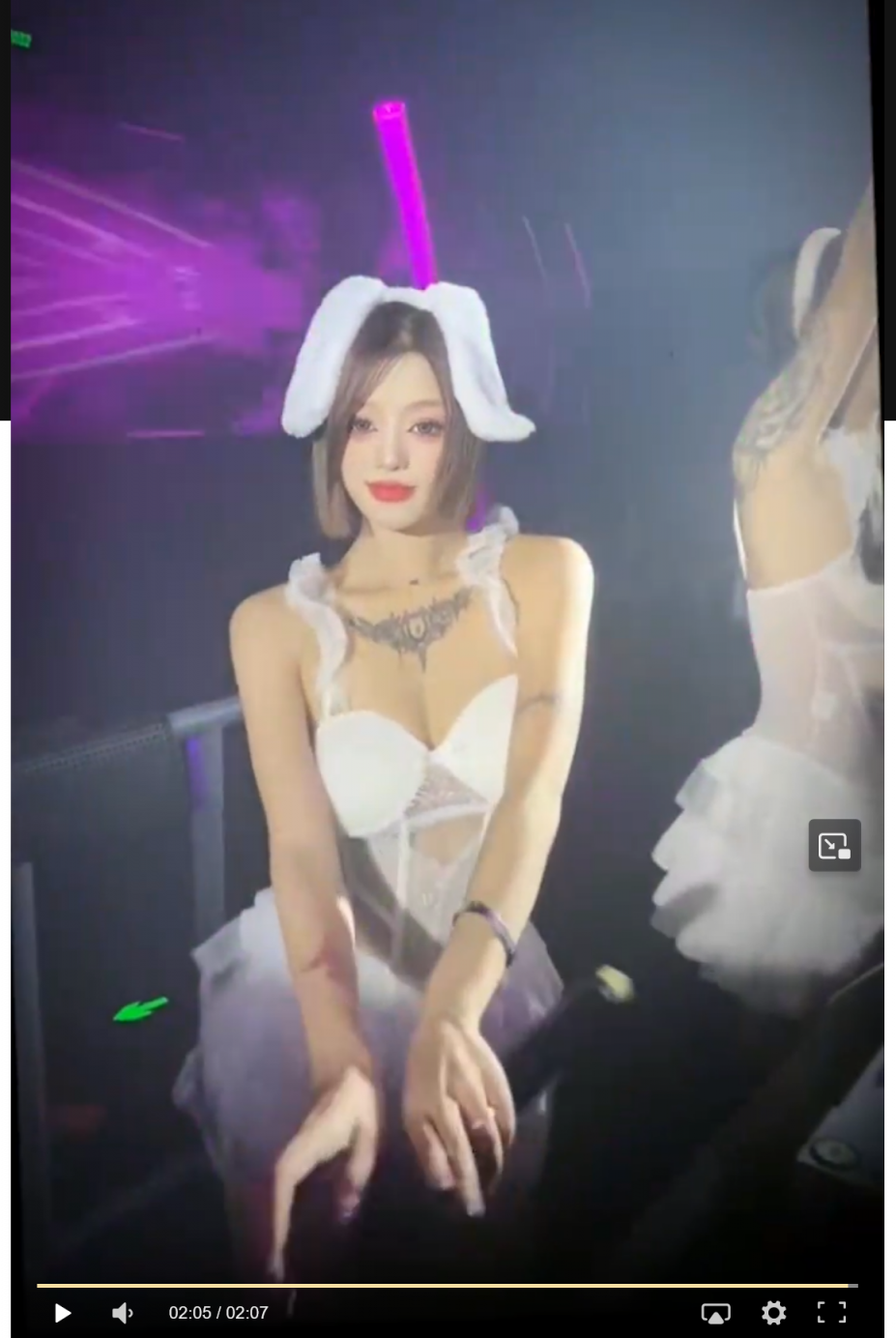 广东东莞夜场女dj刘晓露被曝给钱就能干！交男朋友当提款机！没有好处话都懒得说～