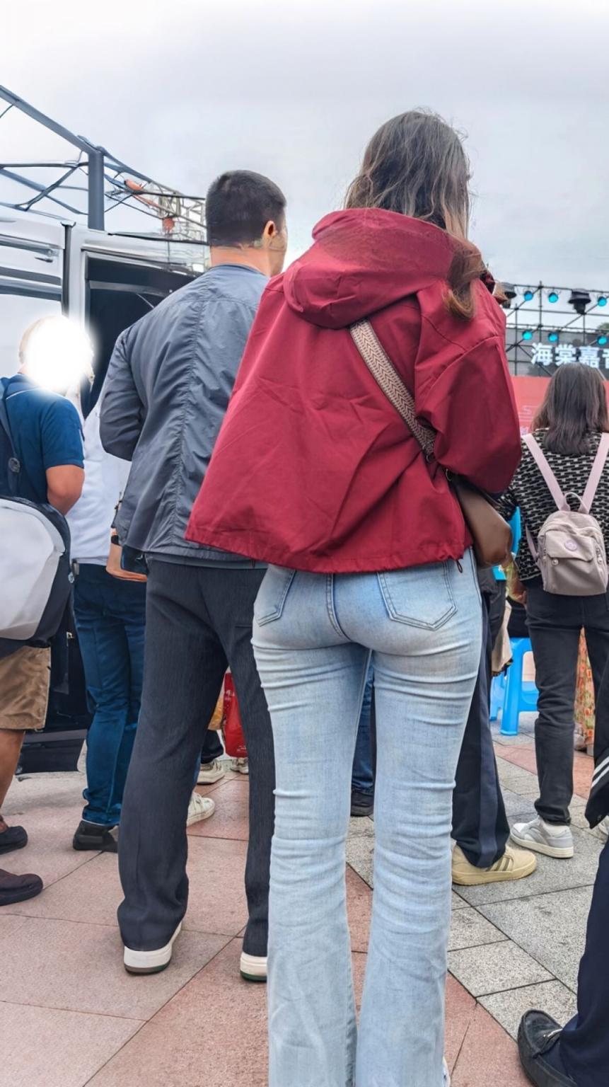 紧身牛仔裤之圆润屁股