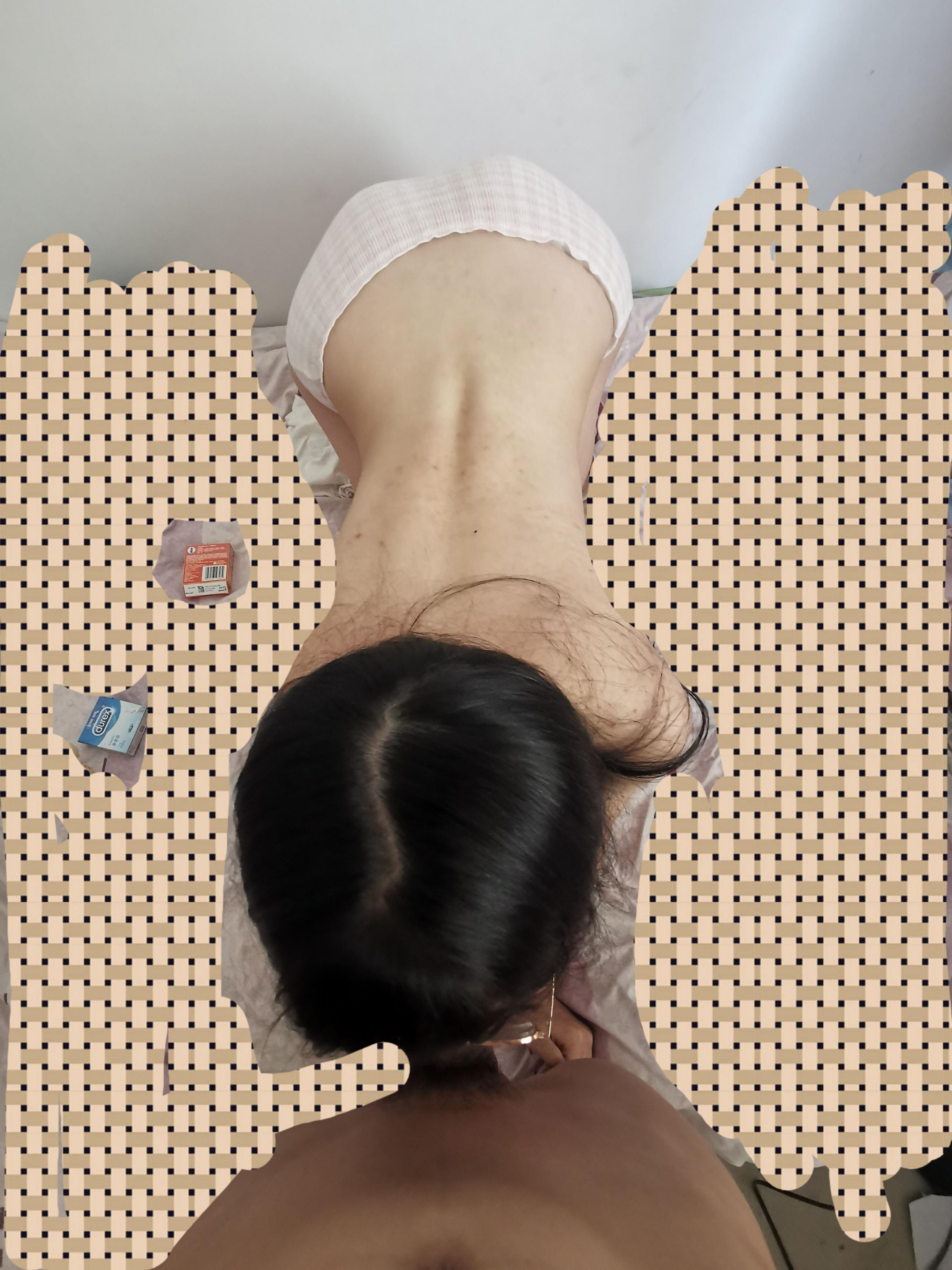 很嫩很骚的一个学生妹！