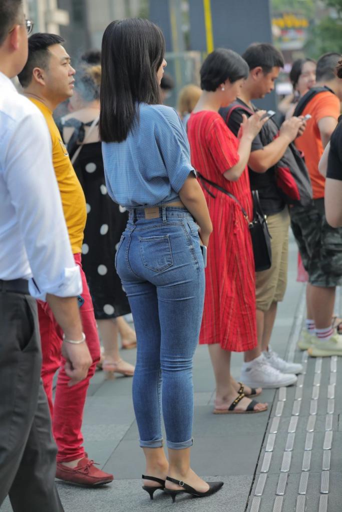 紧身牛仔裤之圆润屁股