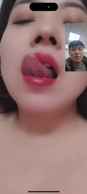 快手熟女骚主播石门二姐福利视频与一对一视频，用手掰开骚穴里面大阴唇非常性感，伸出舌头挑逗大哥！