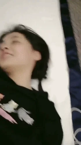 家教勾引自己的学生，成功后毫不客气直接开艹，边草边给她老妈打电话，简直刺激爽了！