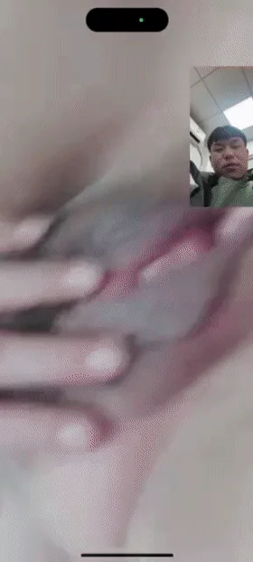 快手熟女骚主播石门二姐福利视频与一对一视频，用手掰开骚穴里面大阴唇非常性感，伸出舌头挑逗大哥！