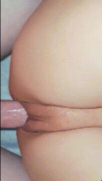 熟女阿姨被大洋吊操的很舒爽 淫水超多 内射一丢丢