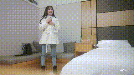 漂亮小姐姐 逼逼好痒疯狂一点操我 从没有被这么大的操过好舒服不要停 逼都火辣辣疼 身材高挑皮肤白皙