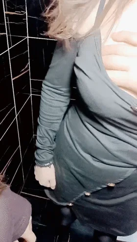 【剧情演绎】KTV勾引到厕所打炮❤️对白清晰有趣，各种无套后入狂艹，十分刺激！