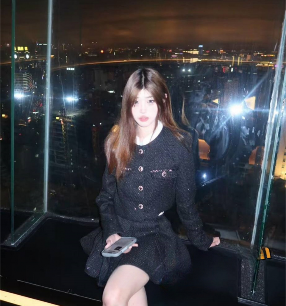 浙江理工大学叛逆美女【蔡静怡】主人网调视频曝光 叛逆黑丝学生妹 粗大假屌深插多汁骚穴