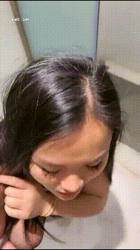 黑丝美眉 插的好深要喷了 想尿尿 身材丰满吃鸡舔菊花 被小哥撅着屁股无套猛怼屁穴