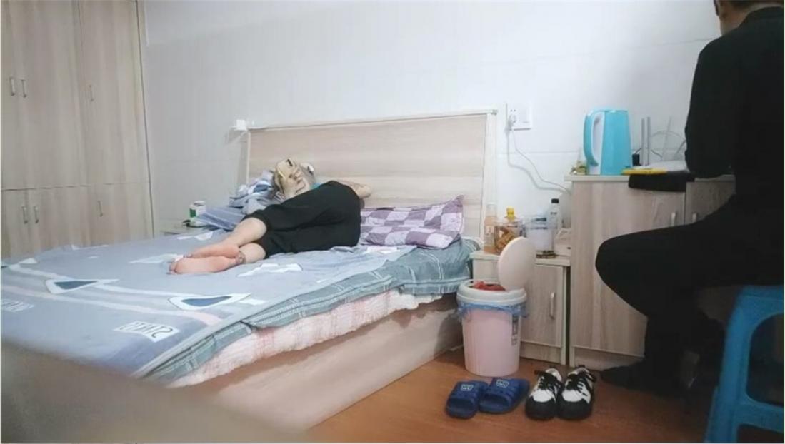 小伙单身宿舍约炮纹身小女友各种姿势啪啪❤️奶子相当坚挺