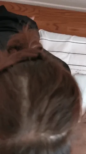 ✨极品熟女✨拥有粉色逼逼的53岁良家熟女，这种逼逼艹起来很爽呀！