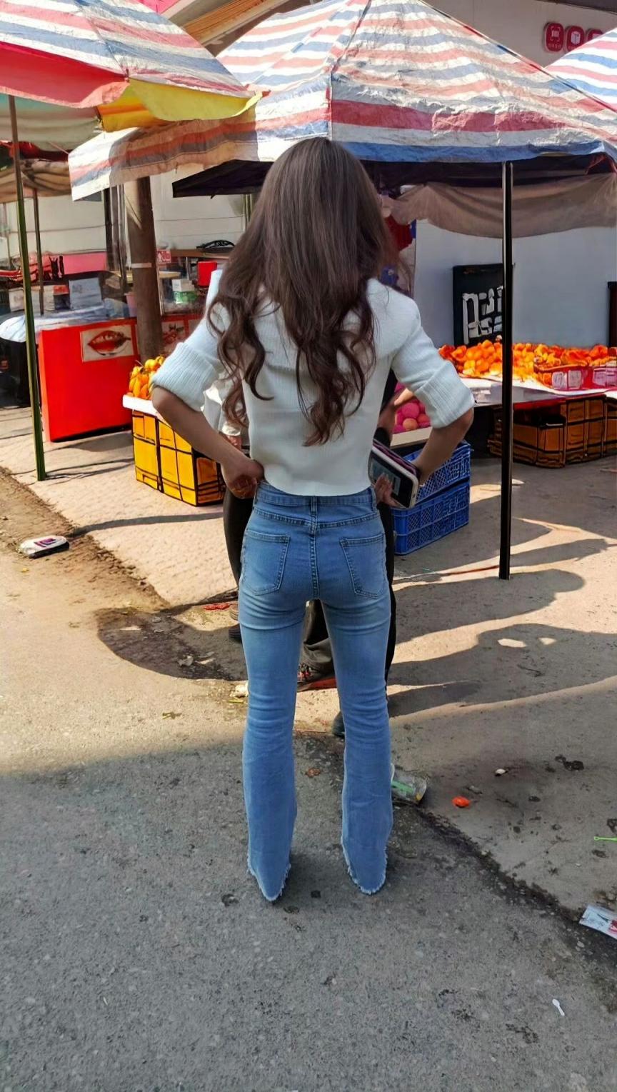 街拍紧身牛仔裤