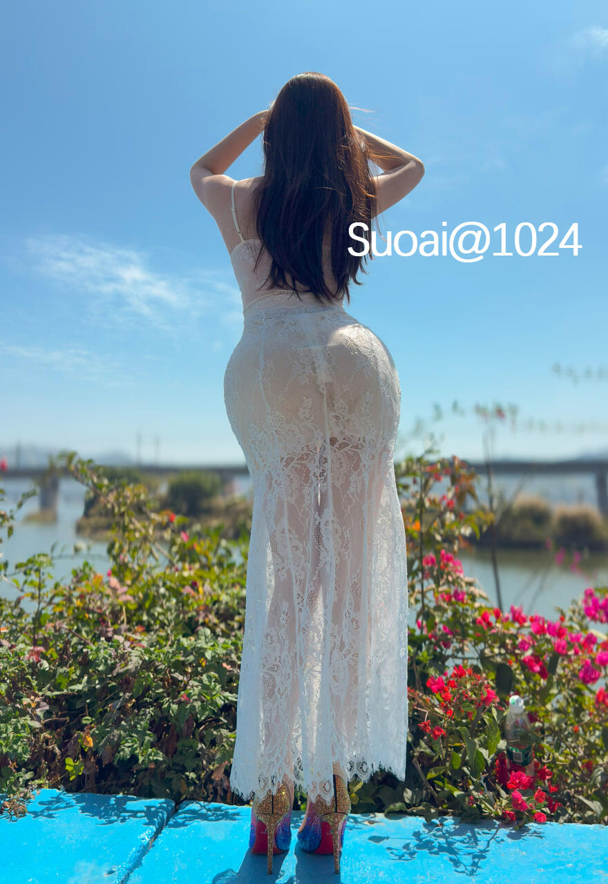 三八节爆照：白裙女神变肛塞尤物