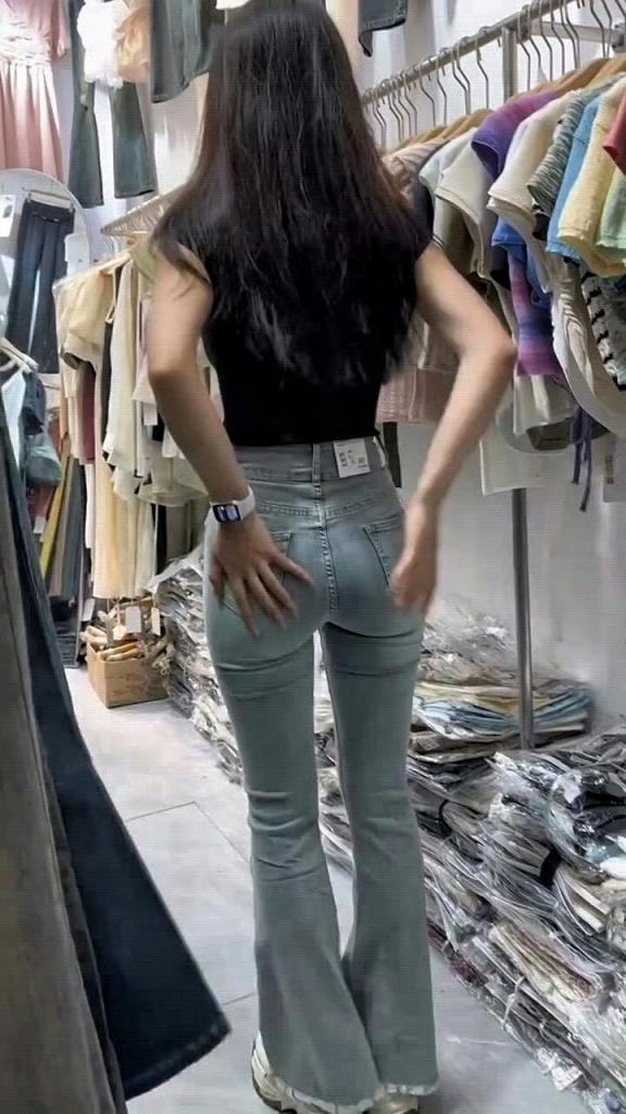 街拍紧身牛仔裤