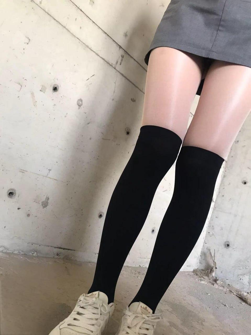 和小学妹同居后小别离后的狠狠中出她