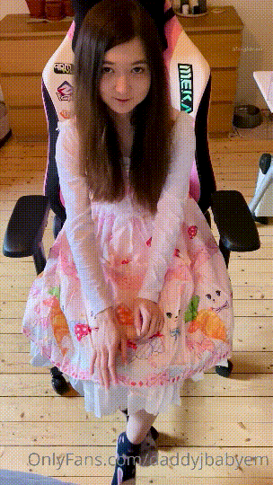 调教叫父【daddyjbabyem】视图，混血160天生萝莉型小性奴，被爸爸宛如玩偶虐操