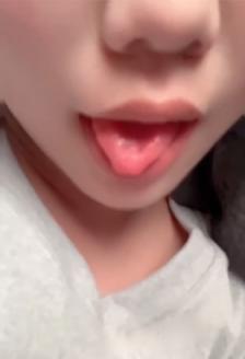 四川巴中00后嫩妹❤️陈佳钰❤️出轨裸聊视频被绿帽男友曝光 极品小母狗各种抠穴假屌自慰！