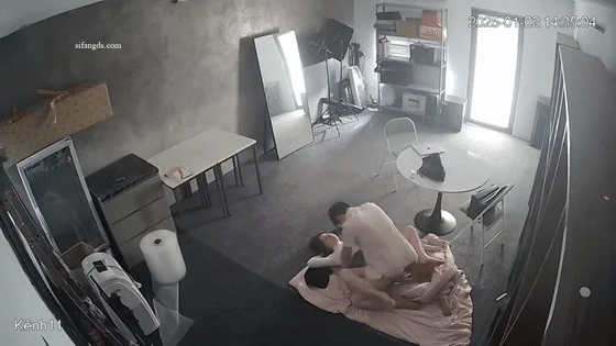 黑客破解家庭网络摄像头偷拍❤️住毛坯房的年轻情侣疯狂做爱 有时一天做爱几次