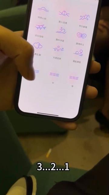 【姐弟乱伦】会喷水的亲姐姐 - 网吧里跳蛋调教姐姐直接在厕所打炮，水汪汪骚穴玩喷尿又湿又滑后入内射